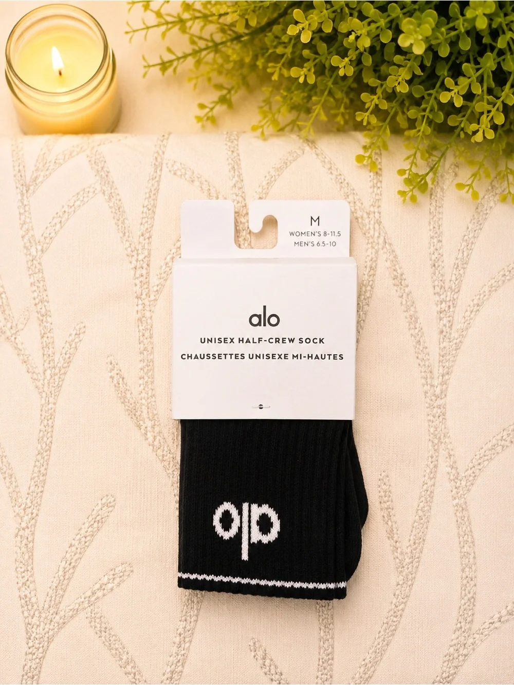 Alo Unisex Half-Crew Sock NWT in Black/White ~ Size M